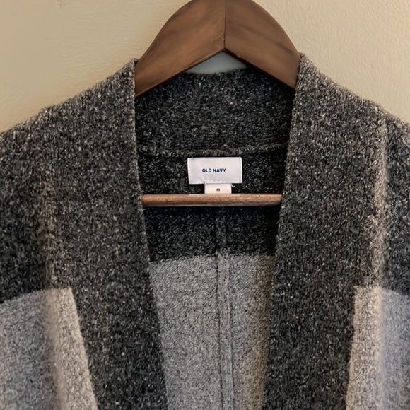 Old Navy Cardigan - SUPER SOFT - excellent condition - Picture 6 of 8